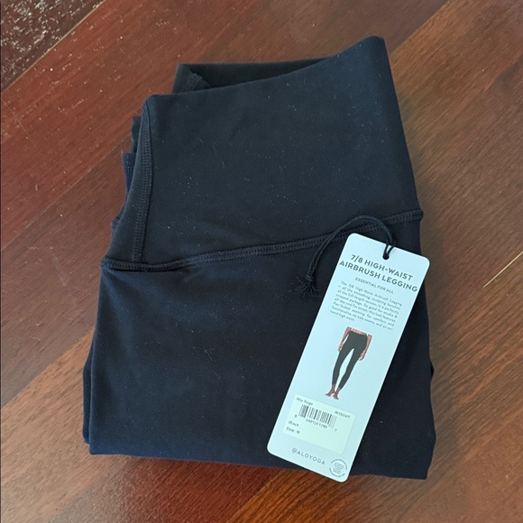 ALO Yoga Black 7/8 High-Waist Airbrush Leggings size M - Picture 5 of 7
